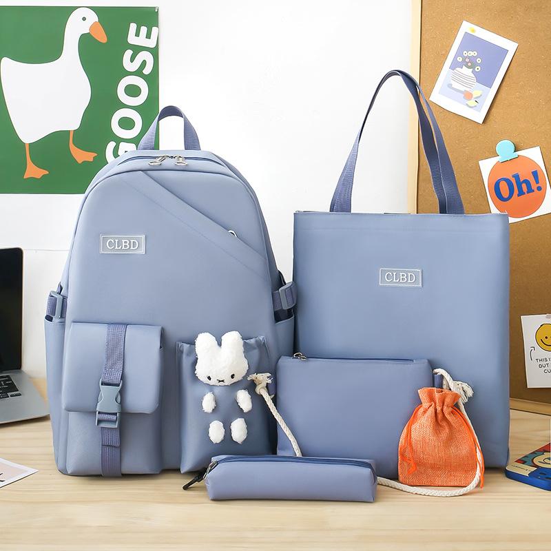 Стильный маленький и свежий студенческий рюкзак, портативная косметичка для ученика начальной школы, набор из пяти предметов, рюкзак большой вместимости. синий
Стильный маленький и свежий студенческий рюкзак, портативная косметичка для ученика начальной школы, набор из пяти предметов, рюкзак большой вместимости. синий