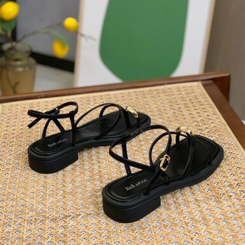 Summer new simple European and American thin strap women s shoes open-toed thick heel classic fashion Korean mother one-word buckle sandals 35 чёрный
Summer new simple European and American thin strap women s shoes open-toed thick heel classic fashion Korean mother one-word buckle sandals 35 чёрный