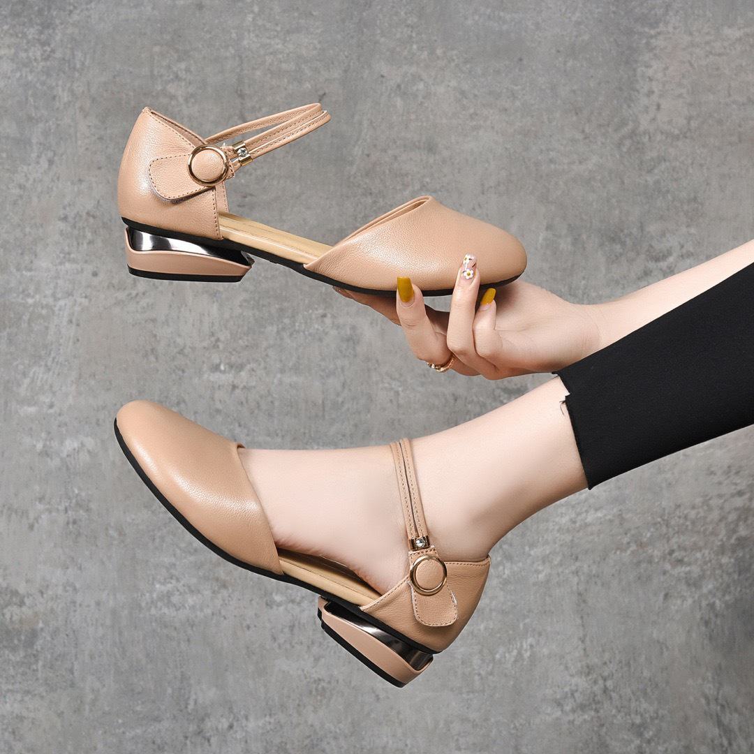 Женские босоножки на низком каблуке из натуральной кожи весна/лето 2024 г. — закрытый носок, один ремешок, мягкая подошва, круглый носок 38 абрикосовый
Женские босоножки на низком каблуке из натуральной кожи весна/лето 2024 г. — закрытый носок, один ремешок, мягкая подошва, круглый носок 38 абрикосовый