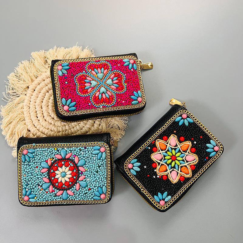 Женская сумка-аккордеон Bohemian Card Holder - Синьцзян, Внутренняя Монголия, Юньнань, сувенир с ретро-молнией в стиле тяжелой промышленности и рисовыми бусинами
Женская сумка-аккордеон Bohemian Card Holder - Синьцзян, Внутренняя Монголия, Юньнань, сувенир с ретро-молнией в стиле тяжелой промышленности и рисовыми бусинами