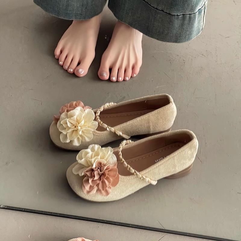 French premium camellia Mary Jane with skirt women s shoes spring and summer new flat-bottomed one-pedal lazy single shoes 35 чорний
French premium camellia Mary Jane with skirt women s shoes spring and summer new flat-bottomed one-pedal lazy single shoes 35 чорний
