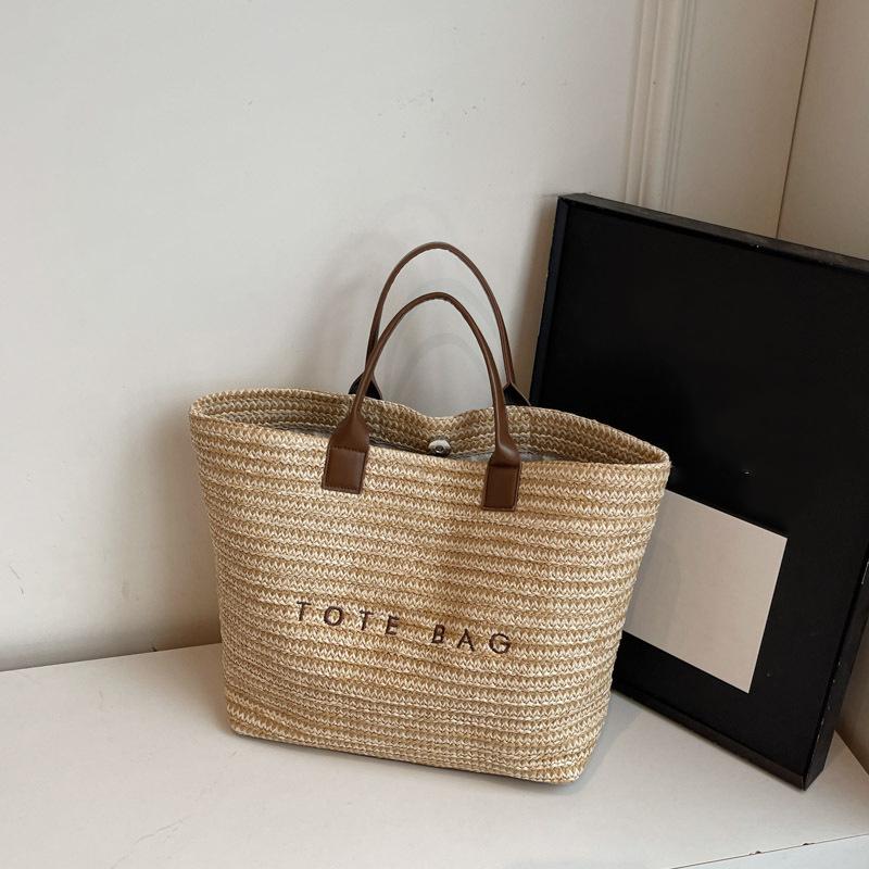 Rattan Woven Shoulder Bag Straw Woven Beach Tote Bag Hand-Woven Basket Handbag Luxury Large Capacity Underarm Pouch Vacation Bag
Rattan Woven Shoulder Bag Straw Woven Beach Tote Bag Hand-Woven Basket Handbag Luxury Large Capacity Underarm Pouch Vacation Bag
