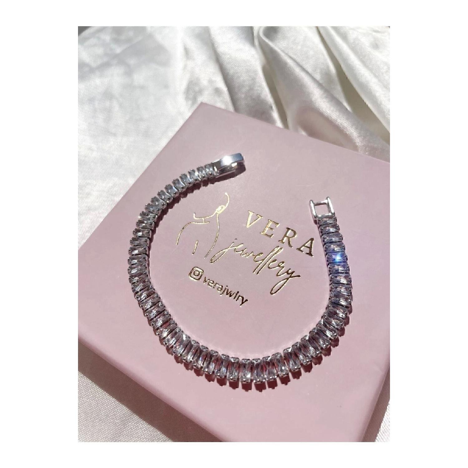 Цирконовый камень Carnaby Jewelry Baguette Waterway Стальной браслет Сталь Серебро Tek Ebat
Цирконовый камень Carnaby Jewelry Baguette Waterway Стальной браслет Сталь Серебро Tek Ebat
