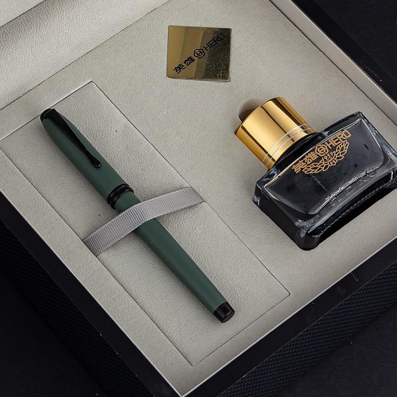 Hero 953A Calligraphy Pen Gift Set - Engravable Ink Pen for Men and Women, Perfect for Business or Office. 0.5mm зелёный
Hero 953A Calligraphy Pen Gift Set - Engravable Ink Pen for Men and Women, Perfect for Business or Office. 0.5mm зелёный