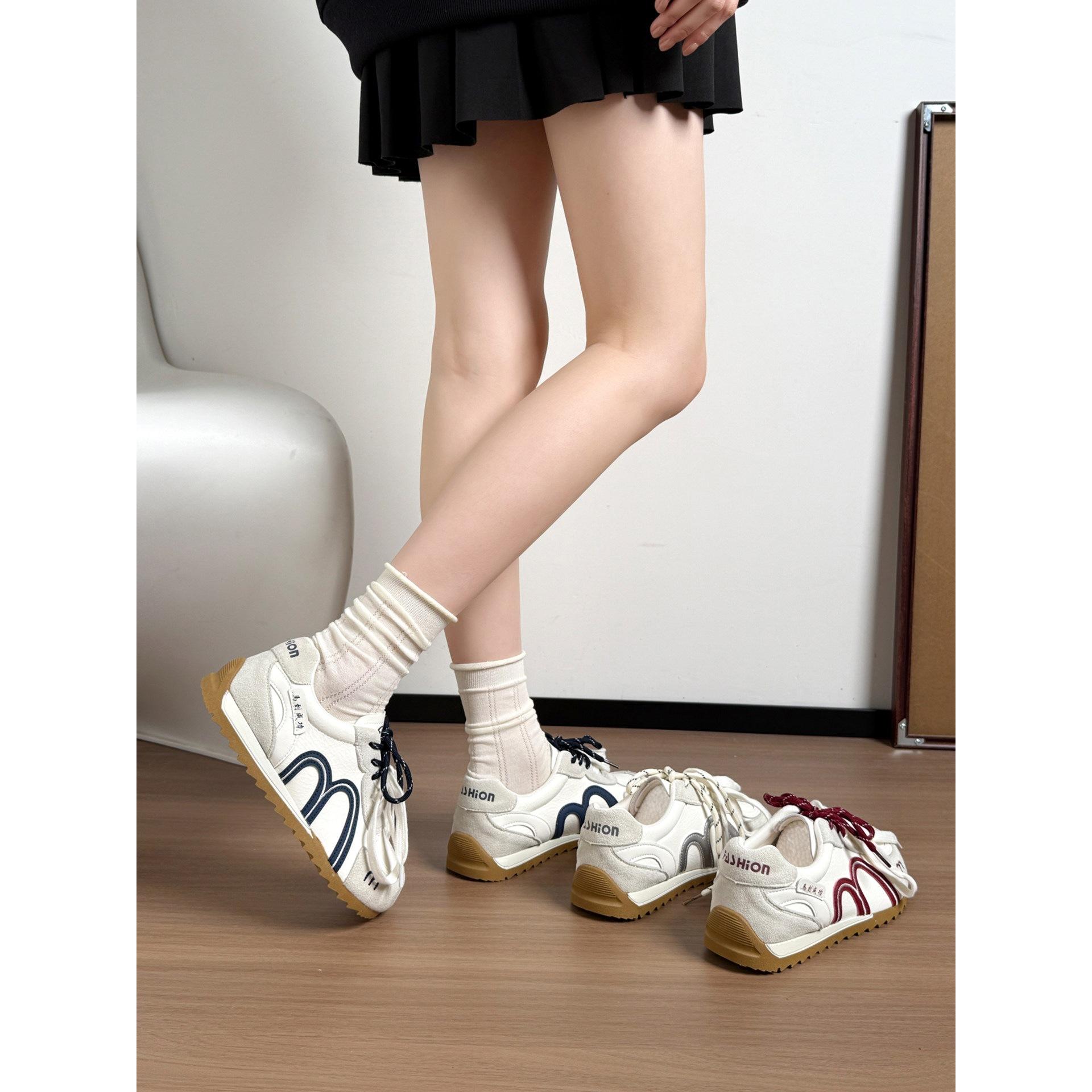 Popular red thick-soled German training shoes 2026 spring and autumn small soft-soled low-top board shoes 40 синій
Popular red thick-soled German training shoes 2026 spring and autumn small soft-soled low-top board shoes 40 синій