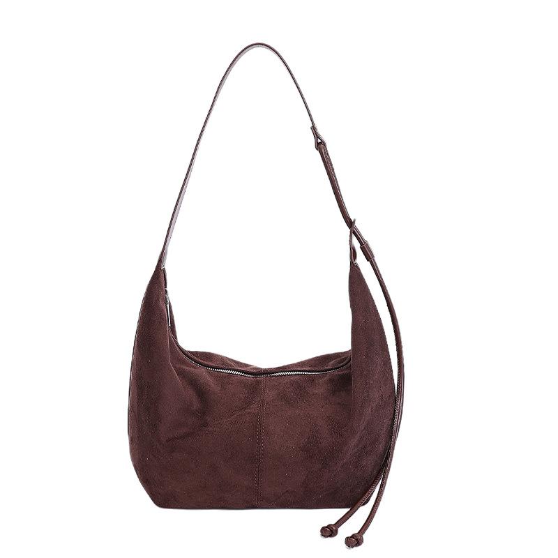 Retro fashion casual tote bag women s winter new trendy shoulder messenger bag high sense 42*9*21
Retro fashion casual tote bag women s winter new trendy shoulder messenger bag high sense 42*9*21