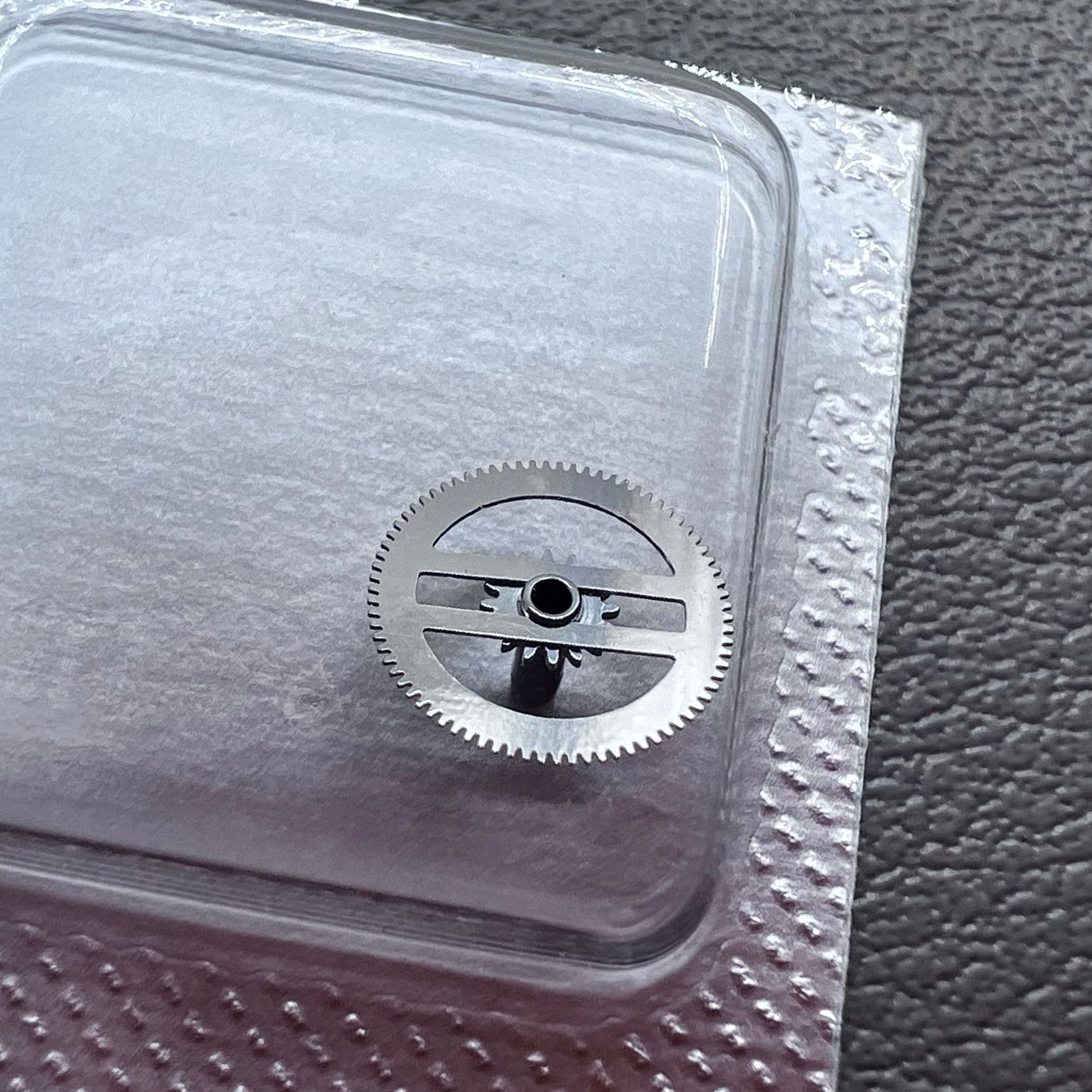 Cannon Pinion with Driving Wheel H5(2.8mm) for ETA 2824 2836 Mechanical Movement
Cannon Pinion with Driving Wheel H5(2.8mm) for ETA 2824 2836 Mechanical Movement