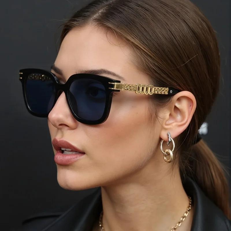 2025 New in Vintage Sunglasses for Women Luxurious Golden Chain Embellished Black Square Glasses Dark Lenses Glasses Women темно-красного
2025 New in Vintage Sunglasses for Women Luxurious Golden Chain Embellished Black Square Glasses Dark Lenses Glasses Women темно-красного