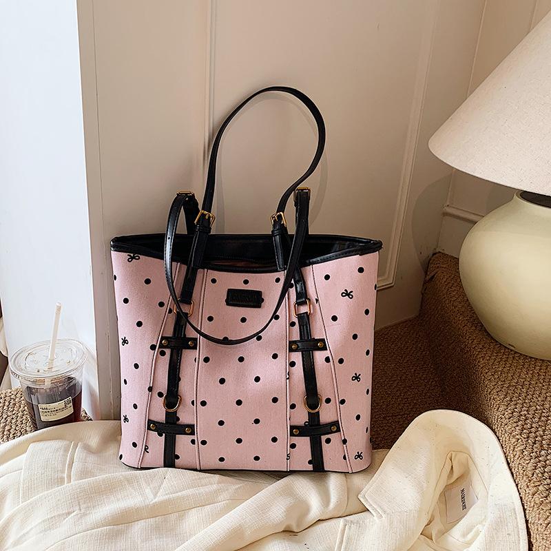 Casual large-capacity polka dot bag women s fashion commuter shoulder bag college student tote bag розовый
Casual large-capacity polka dot bag women s fashion commuter shoulder bag college student tote bag розовый