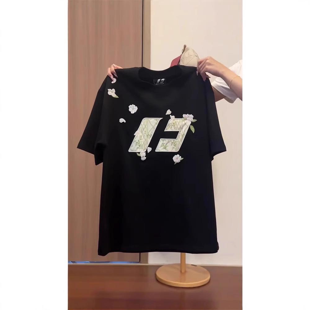Women s American Retro Heavy Embroidery Letter T-Shirt, Pure Cotton, Short Sleeve, Summer 2025, Loose Fit, Versatile for Couples. M
Women s American Retro Heavy Embroidery Letter T-Shirt, Pure Cotton, Short Sleeve, Summer 2025, Loose Fit, Versatile for Couples. M
