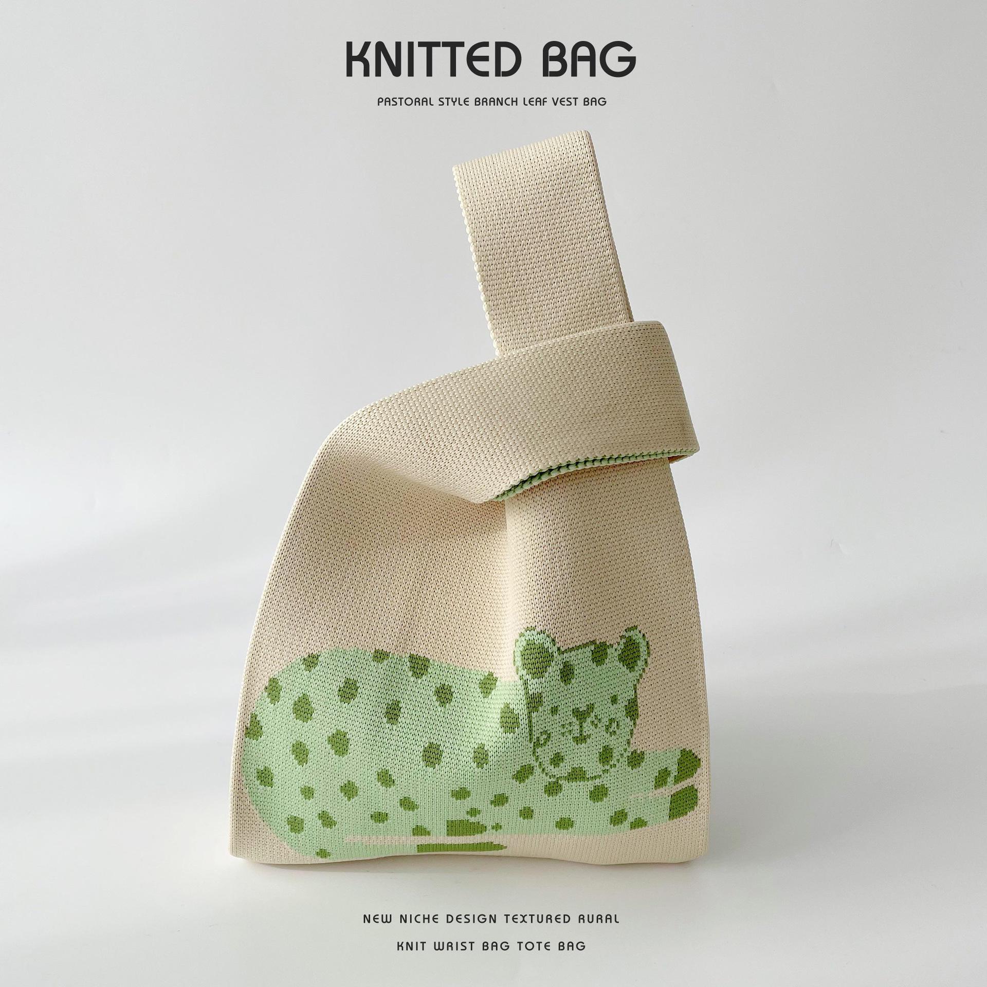 В язана сумка-тоут - універсальна сумка великої місткості для поїздок на роботу
В язана сумка-тоут - універсальна сумка великої місткості для поїздок на роботу