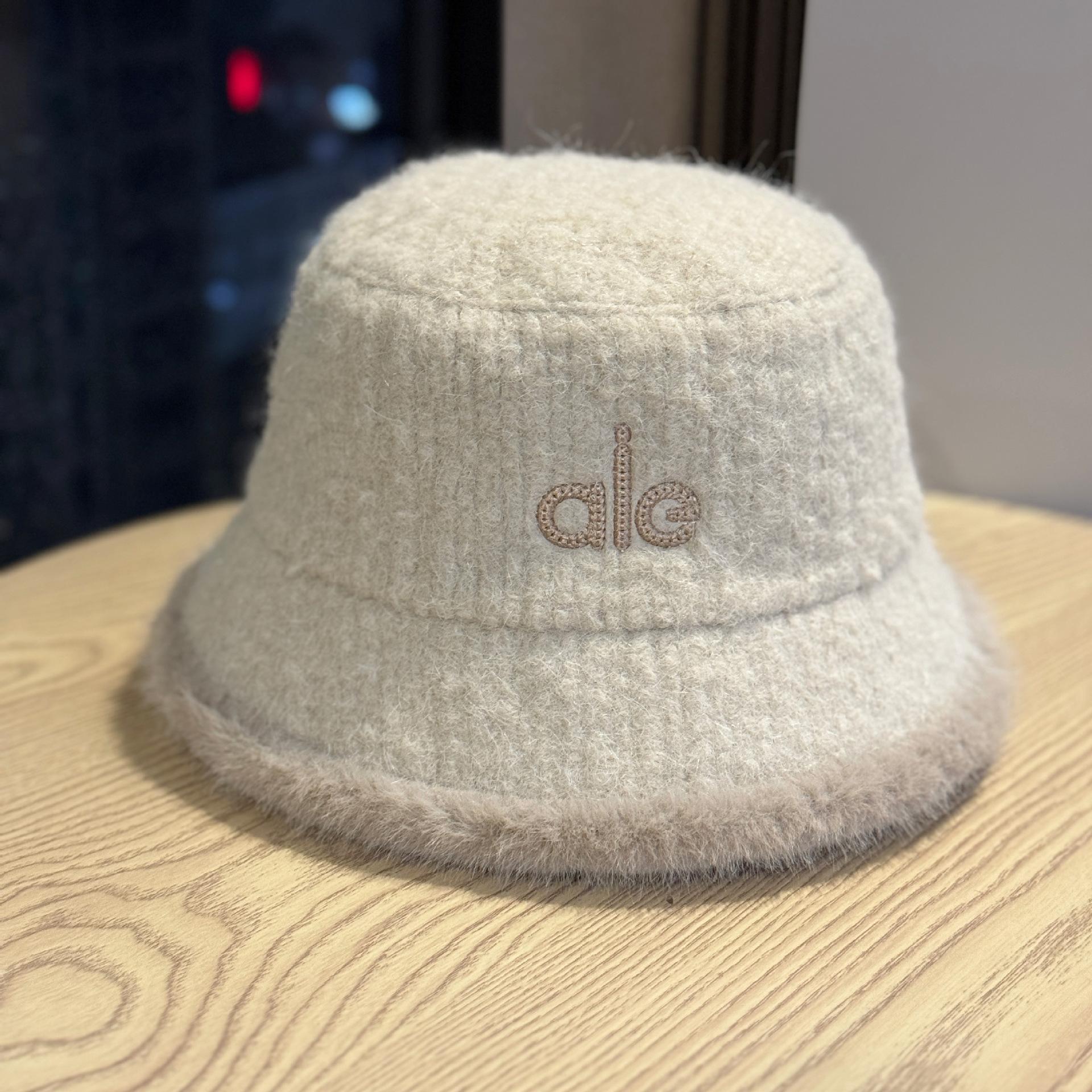 New Embroidered Letter Fisherman Hat for Women in Autumn and Winter Warm and Face Showing Small Plush Hat Fashionable and Cold Proof Basin Hat Trend Adjustable
New Embroidered Letter Fisherman Hat for Women in Autumn and Winter Warm and Face Showing Small Plush Hat Fashionable and Cold Proof Basin Hat Trend Adjustable