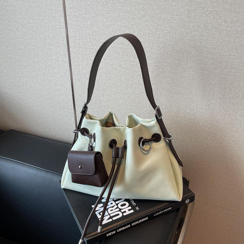 One shoulder underarm bag women s 2025 new texture niche casual simple large capacity tote bag жовтий
One shoulder underarm bag women s 2025 new texture niche casual simple large capacity tote bag жовтий