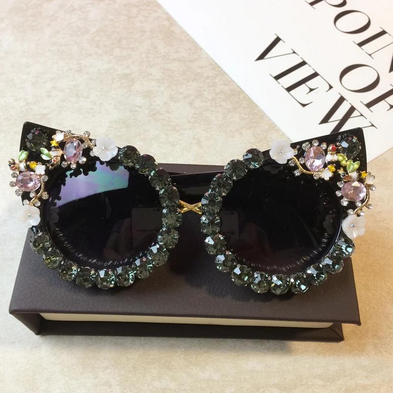 Handmade Rhinestone Cat Eye Sunglasses Fashion Glasses Women Flower with Pearl Round Vintage Sunglasses Beach Party черный серый
Handmade Rhinestone Cat Eye Sunglasses Fashion Glasses Women Flower with Pearl Round Vintage Sunglasses Beach Party черный серый
