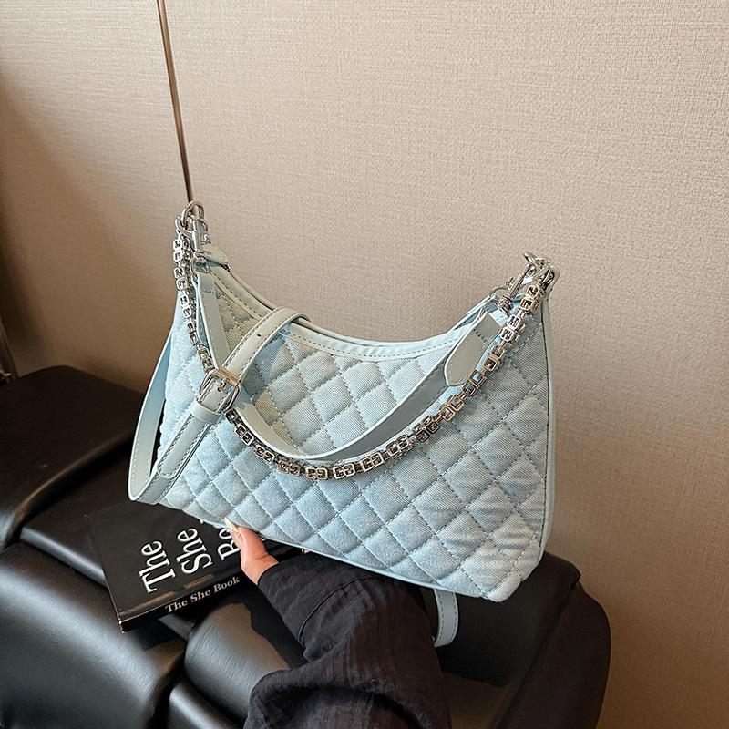 Rhombus chain bag women s new niche design single shoulder oblique underarm oblique span dumpling bag commuter bag світло-синій колір
Rhombus chain bag women s new niche design single shoulder oblique underarm oblique span dumpling bag commuter bag світло-синій колір