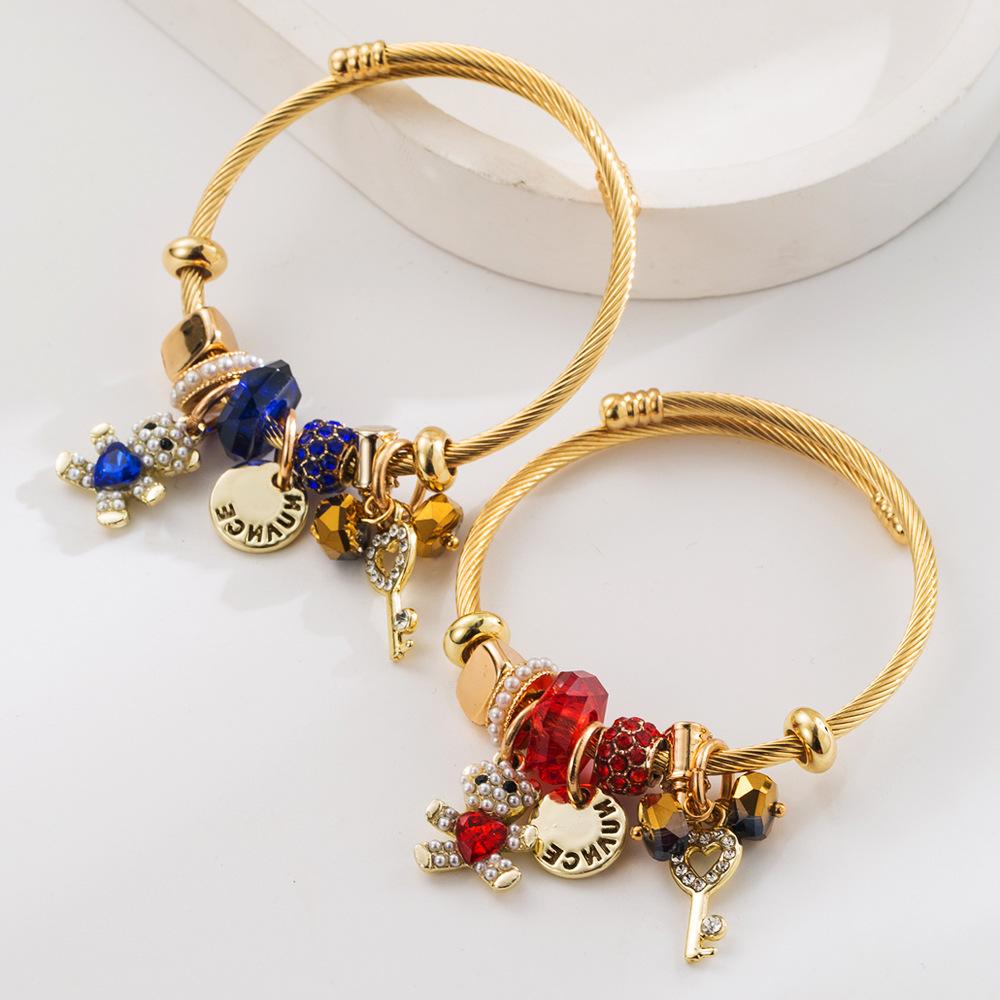 Bear Key Crystal Pendant Titanium Steel Non-Fading Bracelet Wholesale for Women червоний
Bear Key Crystal Pendant Titanium Steel Non-Fading Bracelet Wholesale for Women червоний