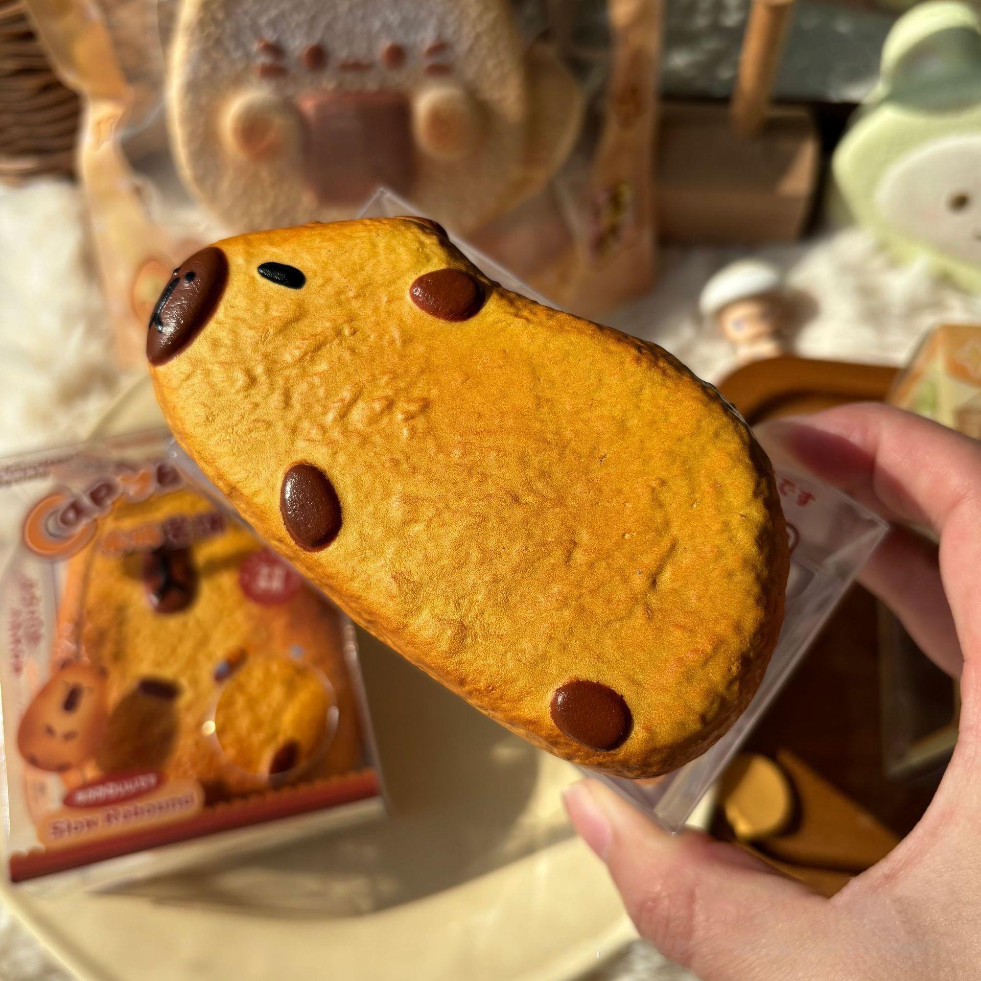 Squishy Simulated Capybara Bread Squeeze Slow Rebound Toy Wet Soft Feel Cute Animal Pinch Sensory Fidget Anti-Anxiety Funny Toy
Squishy Simulated Capybara Bread Squeeze Slow Rebound Toy Wet Soft Feel Cute Animal Pinch Sensory Fidget Anti-Anxiety Funny Toy