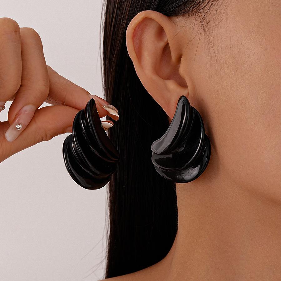 Модні сережки-краплі для жіночих прикрас чорний
Модні сережки-краплі для жіночих прикрас чорний