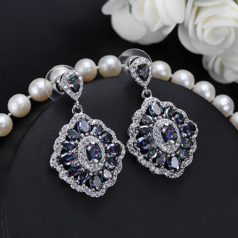 Popular Jewelry, Personalized Colorful Zircon Earrings, Earrings, Noble And Luxurious Retro Earrings.
Popular Jewelry, Personalized Colorful Zircon Earrings, Earrings, Noble And Luxurious Retro Earrings.