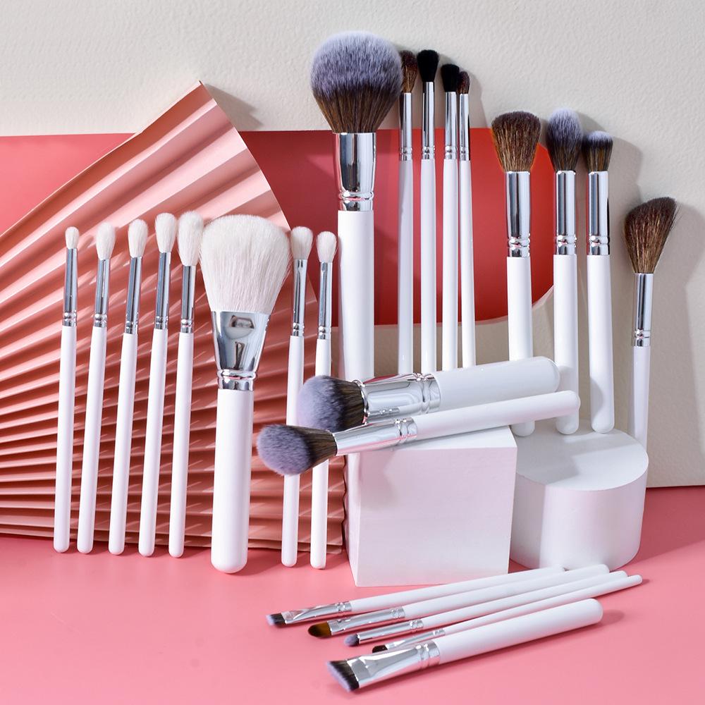 Bi Youyi Luxury Makeup Brush Set: 8/12/16/26 Pieces - Versatile Brushes for Face and Eyes
Bi Youyi Luxury Makeup Brush Set: 8/12/16/26 Pieces - Versatile Brushes for Face and Eyes