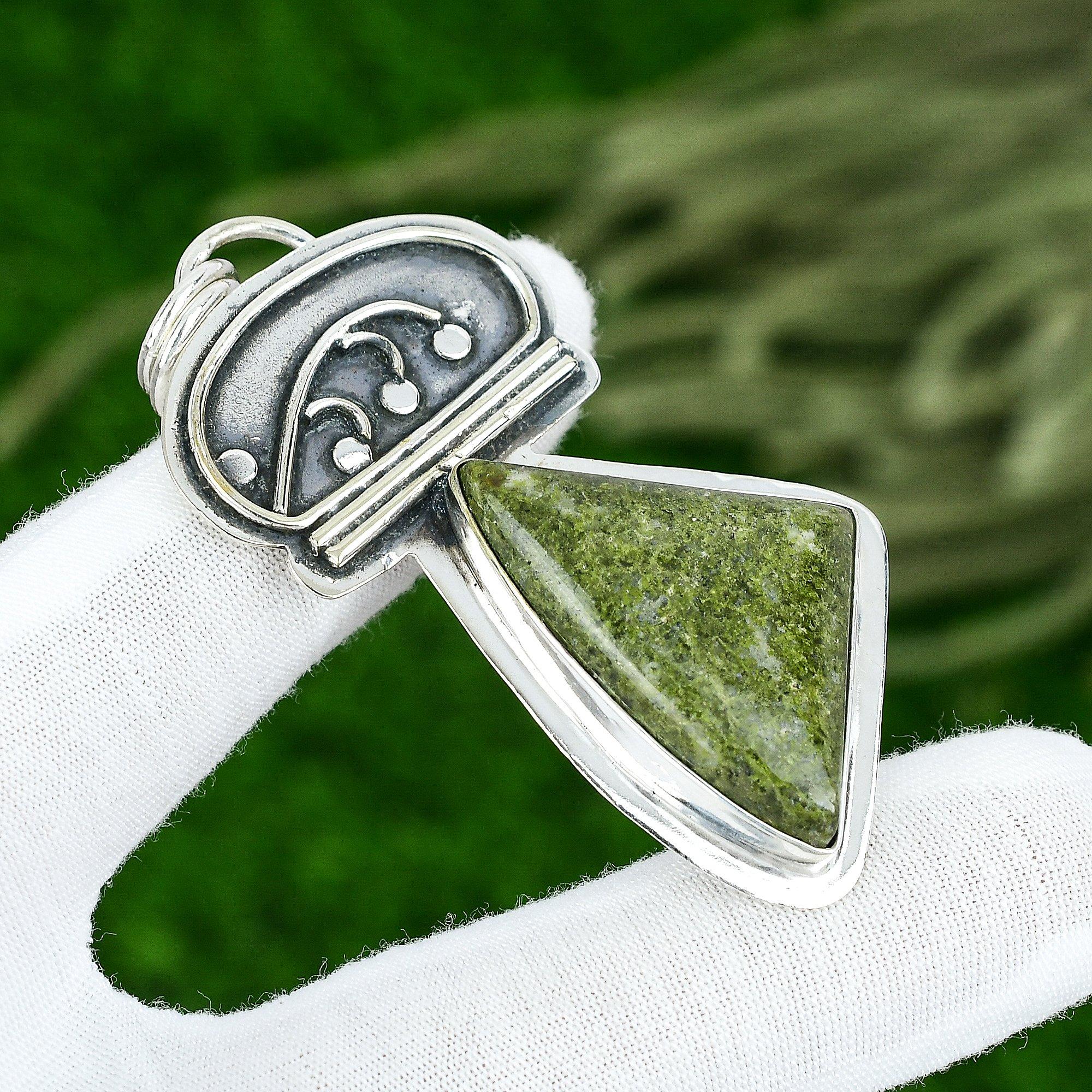 Sisters Day Sale Trillion Gogunjula Stone Sterling Silver Bezel Pendant Jewelry
Sisters Day Sale Trillion Gogunjula Stone Sterling Silver Bezel Pendant Jewelry