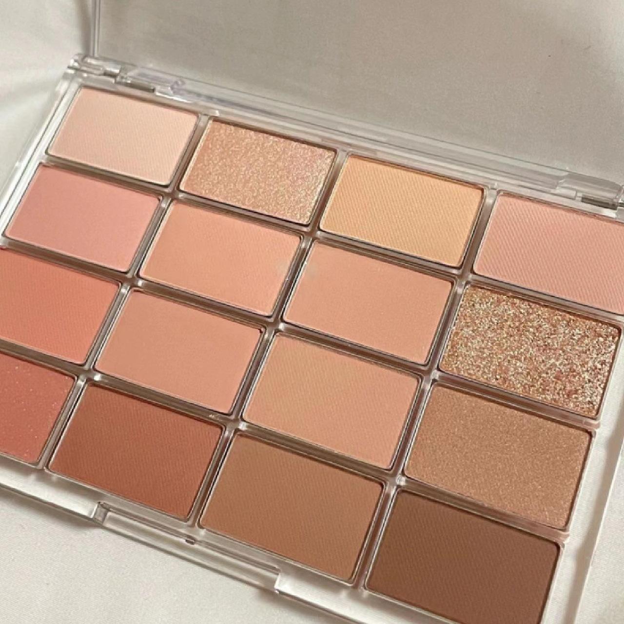 Палетка теней для век шестнадцати цветов с матовыми, перламутровыми и мелкими блестками, низконасыщенные землистые тона для ежедневного использования
Палетка теней для век шестнадцати цветов с матовыми, перламутровыми и мелкими блестками, низконасыщенные землистые тона для ежедневного использования