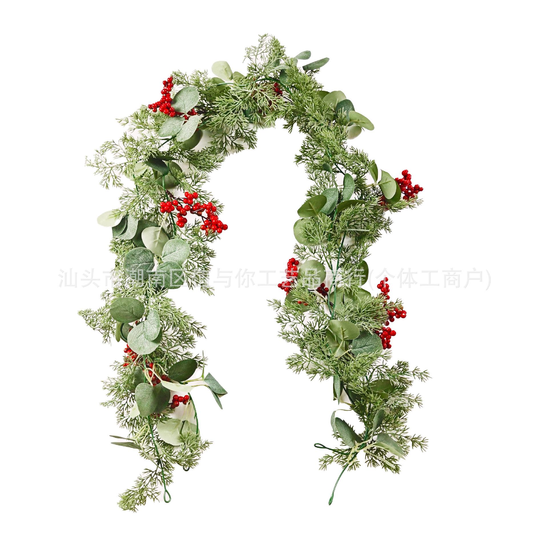 Имитация рождественского ротанга, рождественские сосновые иголки, красные фрукты, сосновые шишки, комнатное зеленое растение, настенный кулон
Имитация рождественского ротанга, рождественские сосновые иголки, красные фрукты, сосновые шишки, комнатное зеленое растение, настенный кулон