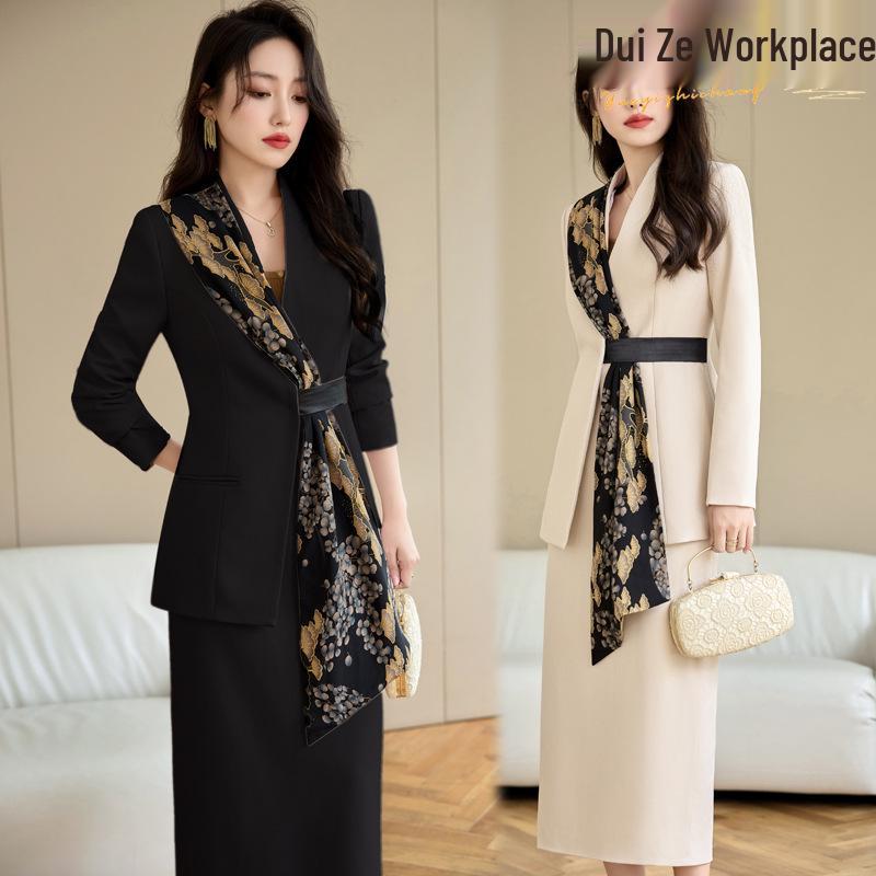 White Floral Print Blazer and Wide-Leg Pants Set - Women s Light Luxury Evening Wear L
White Floral Print Blazer and Wide-Leg Pants Set - Women s Light Luxury Evening Wear L