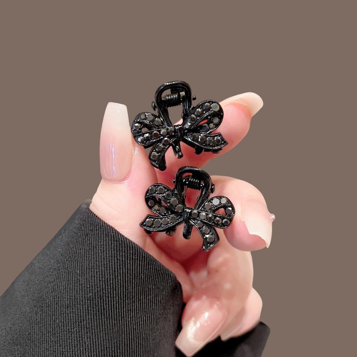 Black Sparkling Diamond Butterfly Knot Hair Grab French Elegant Hairstyle Accessories Date Dressing Afternoon Tea Fashion Choice
Black Sparkling Diamond Butterfly Knot Hair Grab French Elegant Hairstyle Accessories Date Dressing Afternoon Tea Fashion Choice