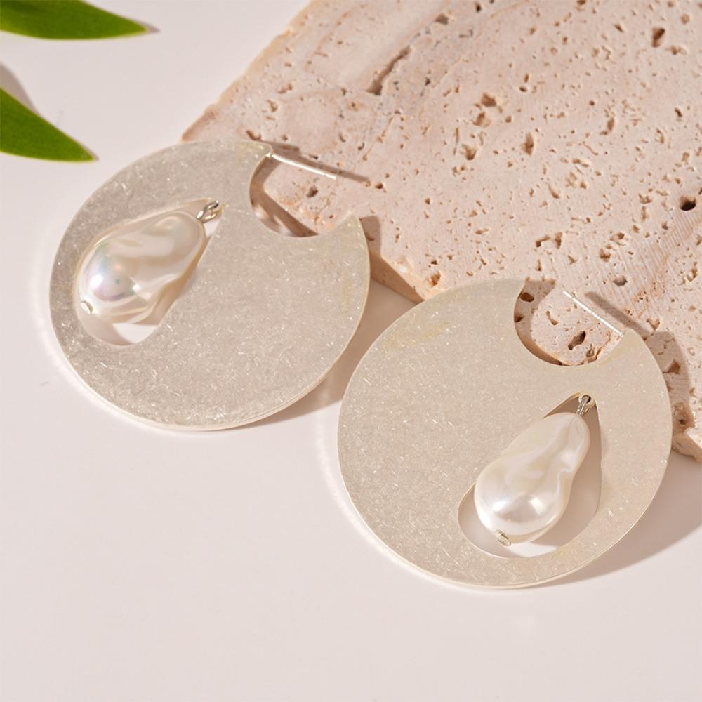 Metal Stud Earrings Imitation Pearl Round Earrings Trendy Baroque Earrings Women срібний
Metal Stud Earrings Imitation Pearl Round Earrings Trendy Baroque Earrings Women срібний