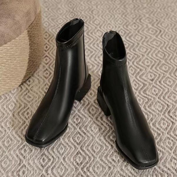 Женские зимние бархатные ботильоны из мягкой кожи с квадратным носком на толстом высоком каблуке, теплые короткие ботинки женские 2025 осень-зима новые тонкие ботинки 41
Женские зимние бархатные ботильоны из мягкой кожи с квадратным носком на толстом высоком каблуке, теплые короткие ботинки женские 2025 осень-зима новые тонкие ботинки 41