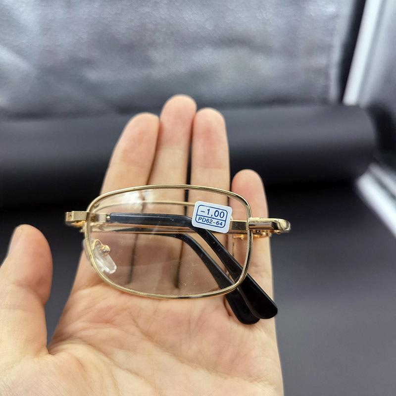 Умные складные очки для близорукости с изменяемым цветом: 100-600 градусов -600 Degree
Умные складные очки для близорукости с изменяемым цветом: 100-600 градусов -600 Degree