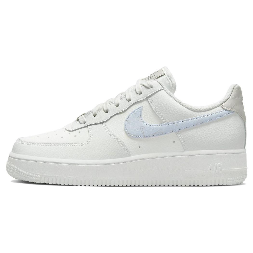Nike Air Force 1 07 Reflective Mini Swoosh Женские кроссовки Белый Парус Серебристый Металлик DV2237-101 38
Nike Air Force 1 07 Reflective Mini Swoosh Женские кроссовки Белый Парус Серебристый Металлик DV2237-101 38