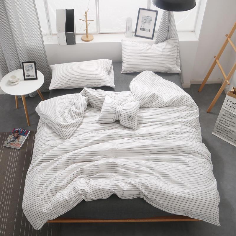 Комплект постельного белья из четырех предметов из чистого хлопка в японском стиле MUJI - однотонный пододеяльник и простыня 1.2m Flat (Duvet Cover 150x200cm)
Комплект постельного белья из четырех предметов из чистого хлопка в японском стиле MUJI - однотонный пододеяльник и простыня 1.2m Flat (Duvet Cover 150x200cm)