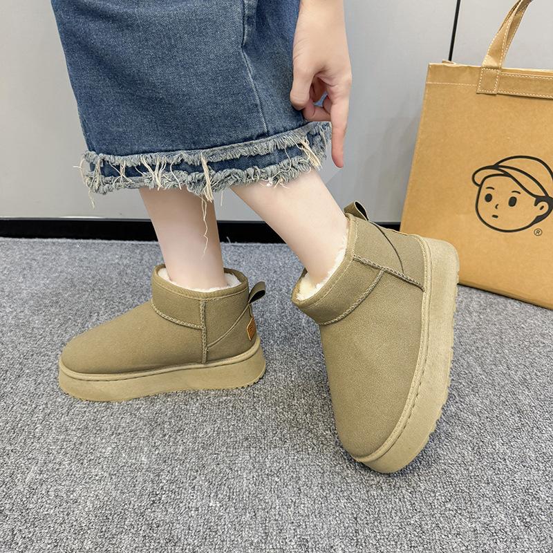 Foreign trade large size 36~ 41 snow boots 2024 autumn and winter explosion velvet warm fur integrated medium boots women 41
Foreign trade large size 36~ 41 snow boots 2024 autumn and winter explosion velvet warm fur integrated medium boots women 41