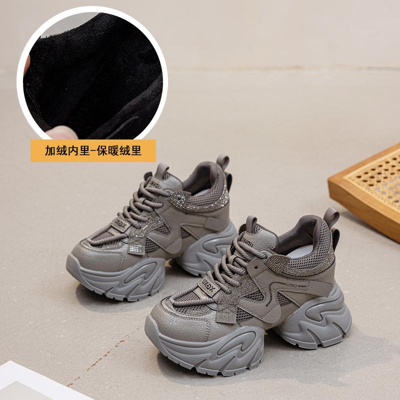 Кроссовки-папы для женщин 2025 осень и зима новая толстая подошва увеличивает на 9 см повседневный спортивный стиль кроссовки-папы модели на шнуровке универсальны 40
Кроссовки-папы для женщин 2025 осень и зима новая толстая подошва увеличивает на 9 см повседневный спортивный стиль кроссовки-папы модели на шнуровке универсальны 40