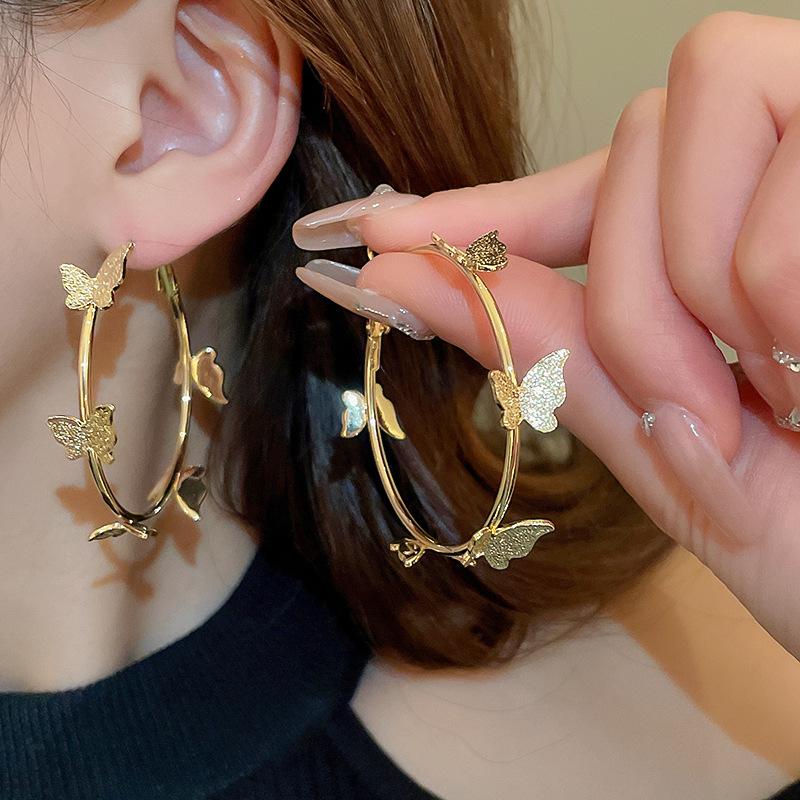 Retro Butterfly Charms Hoop Earrings for Women Golden Copper Color Round Circle Dangle Earrings Geometry Metal Statement Zircon
Retro Butterfly Charms Hoop Earrings for Women Golden Copper Color Round Circle Dangle Earrings Geometry Metal Statement Zircon