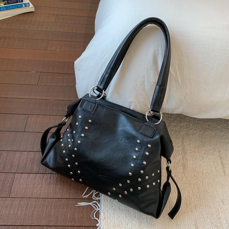 Rivet Design PU Leather Hobo Underarm Bags Lady Large Capacity Shoulder Bag for Women 2025 New Trend Y2K Handbags and Purses 50cm))
Rivet Design PU Leather Hobo Underarm Bags Lady Large Capacity Shoulder Bag for Women 2025 New Trend Y2K Handbags and Purses 50cm))