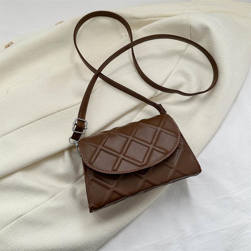 Chic Vintage Small Square Bag For Women Fashionable Casual Shoulder Purse In Black Pink White Khaki And Dark Brown темно-коричневого кольору
Chic Vintage Small Square Bag For Women Fashionable Casual Shoulder Purse In Black Pink White Khaki And Dark Brown темно-коричневого кольору