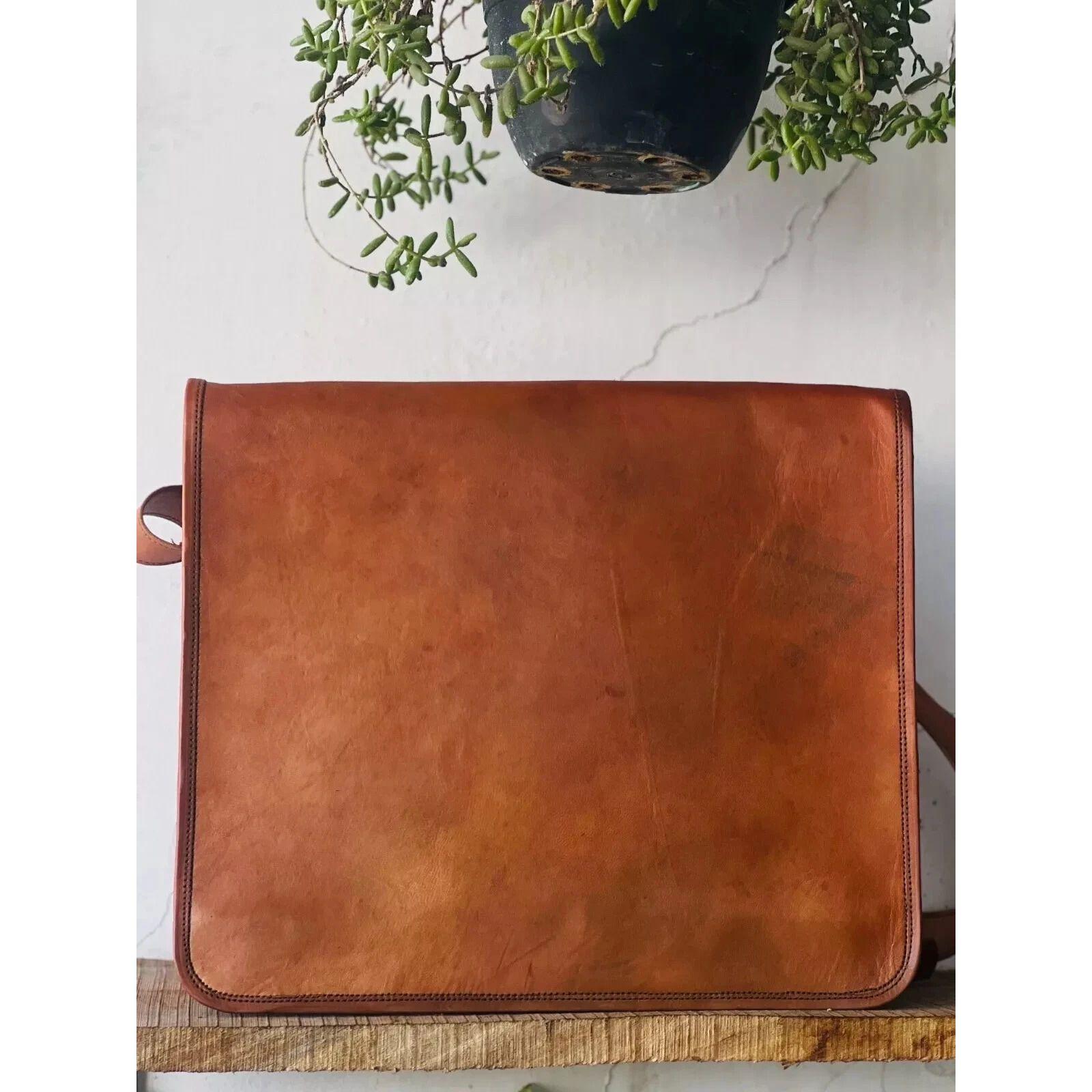Handmade Expertly Made Laptop Messenger Bag Rare Men s Briefcase Satchel 11 x 9 x 3 in коричневий
Handmade Expertly Made Laptop Messenger Bag Rare Men s Briefcase Satchel 11 x 9 x 3 in коричневий