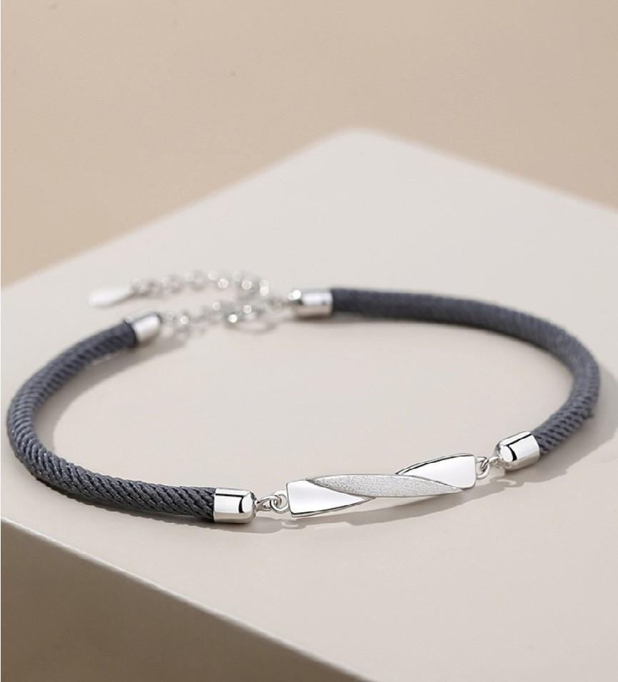Mobius Couple Bracelets: Commemorative Design for Valentine s Day - Men s and Women s Handcrafted Rope Accessory
Mobius Couple Bracelets: Commemorative Design for Valentine s Day - Men s and Women s Handcrafted Rope Accessory