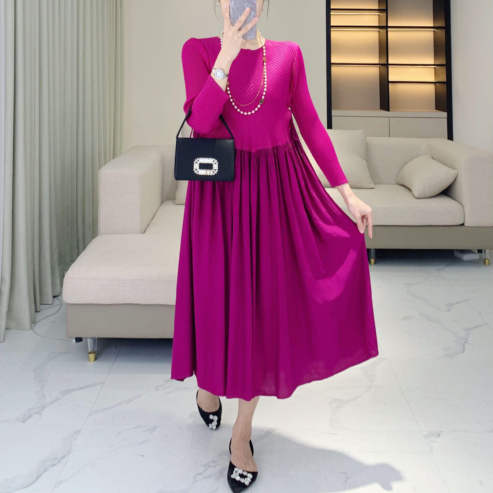 2025 Spring Plus Size Patchwork Pleated Midi Dress - Versatile, Slimming & Stylish One Size (80-150 jin) чёрный
2025 Spring Plus Size Patchwork Pleated Midi Dress - Versatile, Slimming & Stylish One Size (80-150 jin) чёрный