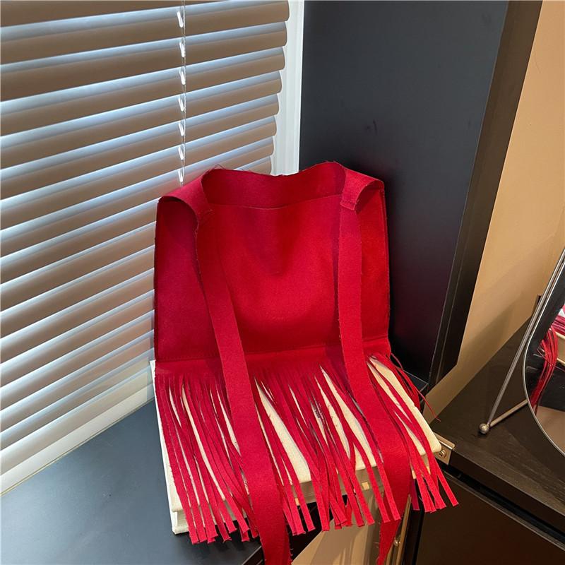 Модная кисточка, личность, универсальная, ретро, однотонная, высокая текстура, осень, новинка, легкая роскошь, на плечо, мессенджер, повседневная сумка красный
Модная кисточка, личность, универсальная, ретро, однотонная, высокая текстура, осень, новинка, легкая роскошь, на плечо, мессенджер, повседневная сумка красный