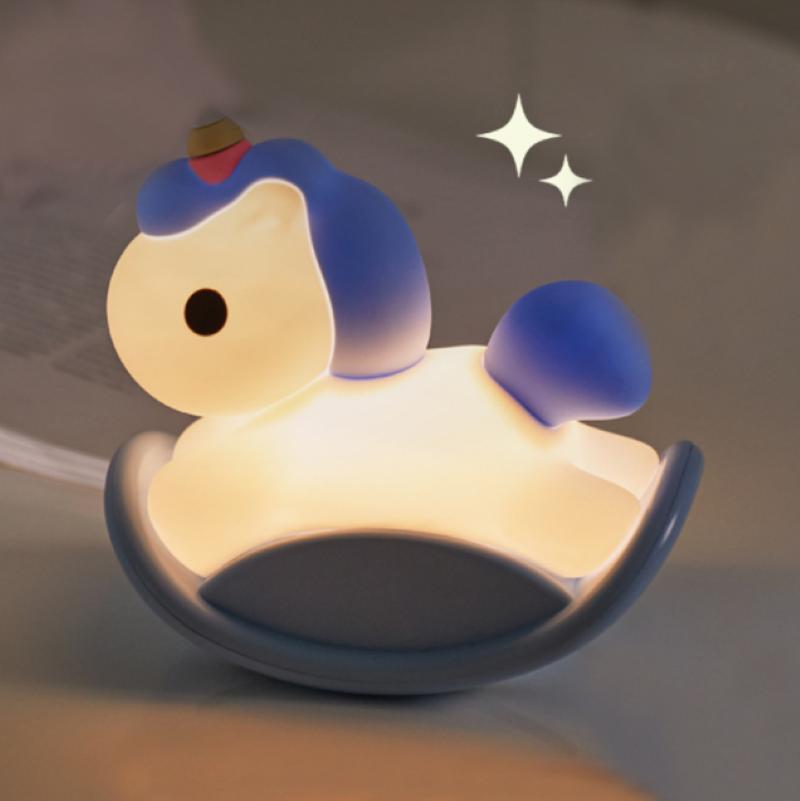 Cute Horse Silicone Animal Dimmable Night Light USB Rechargeable Lamp Eye Protection for Bedroom Kid Room Bedside Decor Lighting синий
Cute Horse Silicone Animal Dimmable Night Light USB Rechargeable Lamp Eye Protection for Bedroom Kid Room Bedside Decor Lighting синий