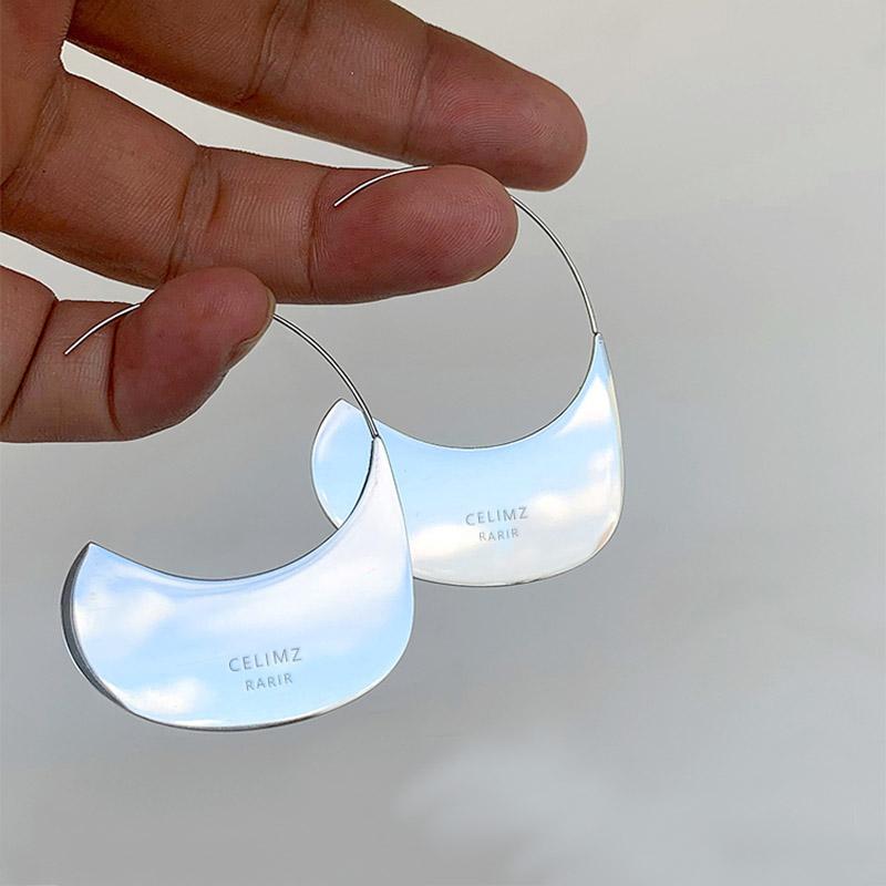 New Prevent Allergy S925 Silver Color Earrings For Women INS Fashion Charming Smooth Crooked Moon Party Fine Jewelry Gift
New Prevent Allergy S925 Silver Color Earrings For Women INS Fashion Charming Smooth Crooked Moon Party Fine Jewelry Gift