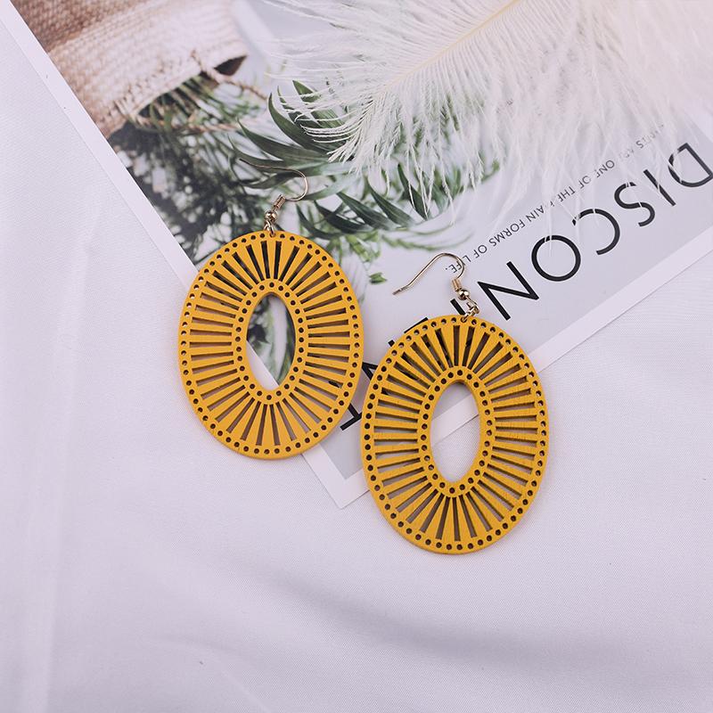 Пара деревянных богемных сережек, креативные полые серьги, персонализированные овальные серьги, простые и элитные бутиковые серьги
Пара деревянных богемных сережек, креативные полые серьги, персонализированные овальные серьги, простые и элитные бутиковые серьги