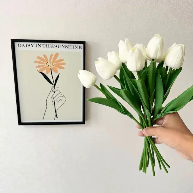 10pcs Tulip Flowers Artificial Tulip Bouquet PE Foam Fake Flower for Wedding Ceremony Decor Home Garden Bouquet Decorations
10pcs Tulip Flowers Artificial Tulip Bouquet PE Foam Fake Flower for Wedding Ceremony Decor Home Garden Bouquet Decorations