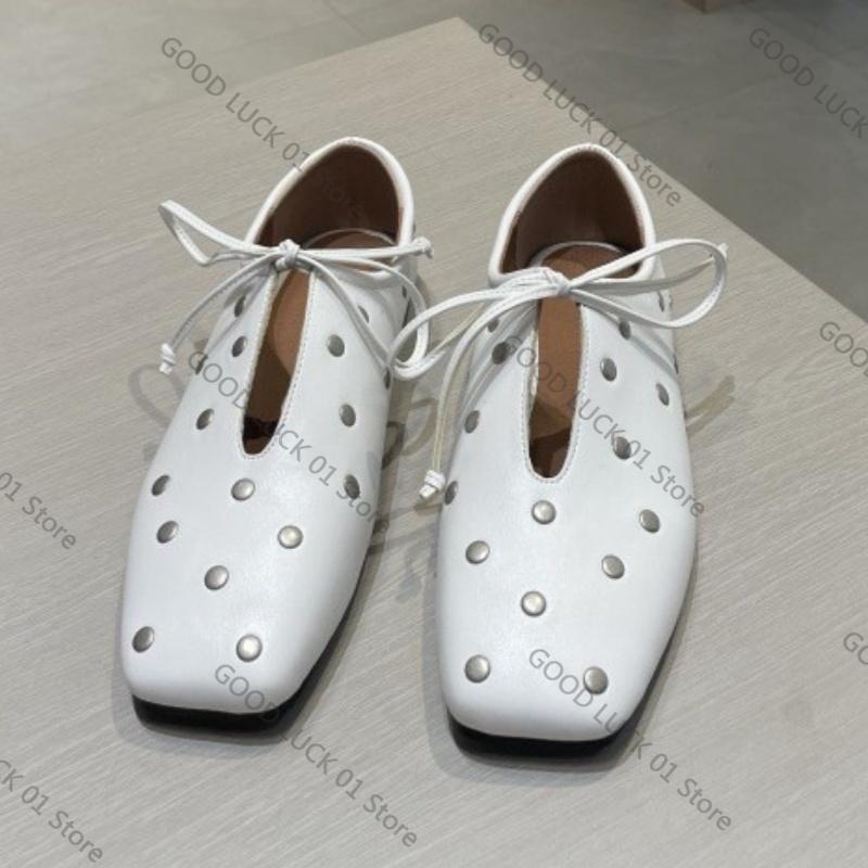 Модные женские балетки из мягкой кожи с заклепками в стиле Инс, модный квадратный носок, ажурная шнуровка, лоферы для ходьбы, повседневная ленивая обувь для танцев 40 белый
Модные женские балетки из мягкой кожи с заклепками в стиле Инс, модный квадратный носок, ажурная шнуровка, лоферы для ходьбы, повседневная ленивая обувь для танцев 40 белый