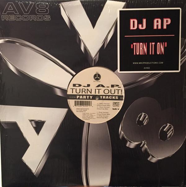 12inch Record DJ A.P. - Turn It Out AV402 AV8 Records 2004 US Rap & Hip-Hop/R&B Used
12inch Record DJ A.P. - Turn It Out AV402 AV8 Records 2004 US Rap & Hip-Hop/R&B Used
