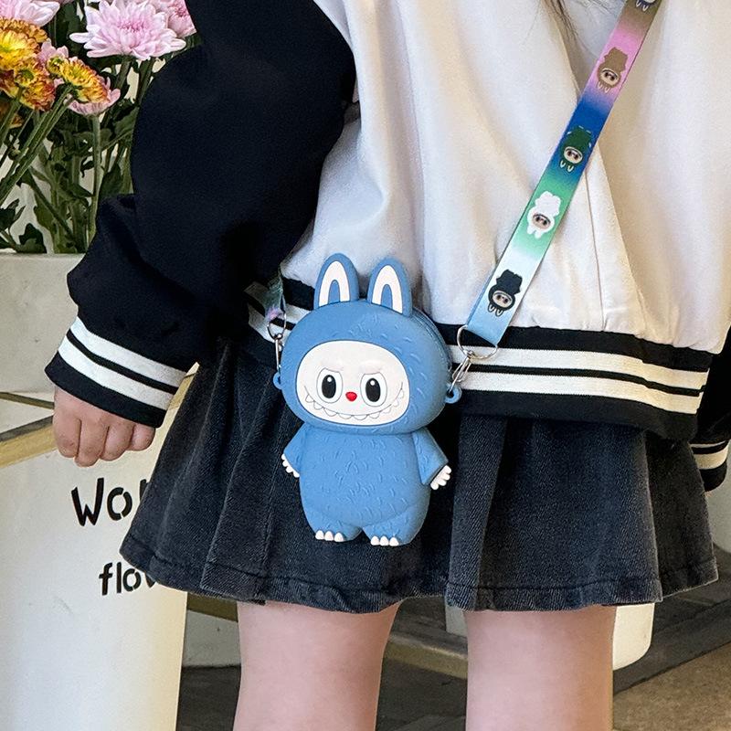 Cute children s change bag 2025 new cartoon silicone coin bag girl color mini messenger bag bag белый
Cute children s change bag 2025 new cartoon silicone coin bag girl color mini messenger bag bag белый